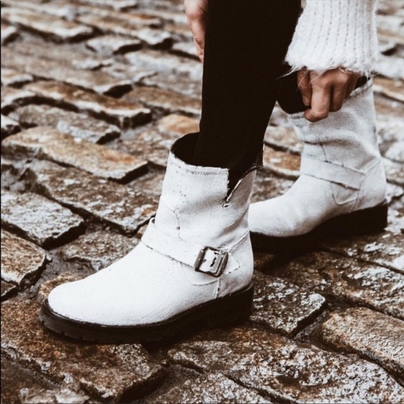 - Frye Natalie engineer short distressed leather - Picture 1 of 7